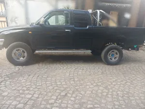 Toyota Hilux 2001 Blue