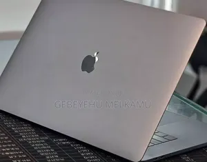 New Laptop Apple MacBook Pro 2018 32GB Intel Core i7 SSD 1T