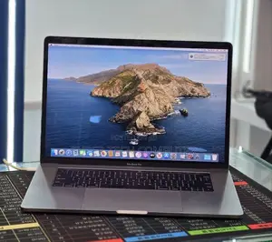 New Laptop Apple MacBook Pro 2018 32GB Intel Core i7 SSD 1T