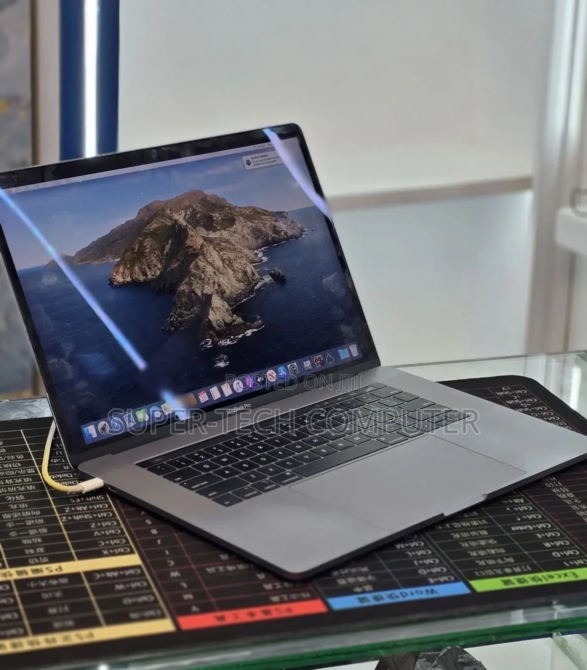 New Laptop Apple MacBook Pro 2018 32GB Intel Core i7 SSD 1T
