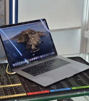 New Laptop Apple MacBook Pro 2018 32GB Intel Core i7 SSD 1T