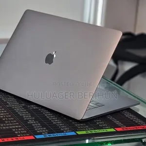 New Laptop Apple MacBook Pro 2018 32GB Intel Core i7 SSD 1T