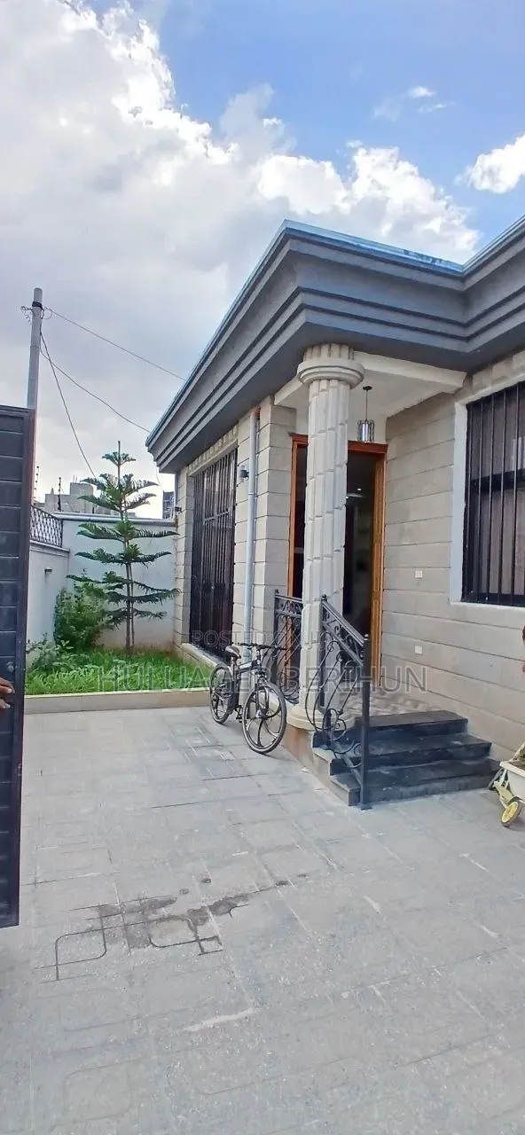 3bdrm House in Akaky Kaliti for sale