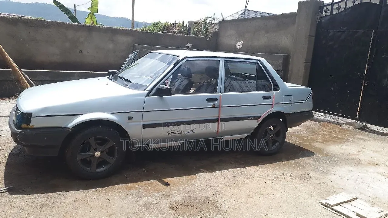 Toyota Corolla 1.3 Hatchback 1987 Silver