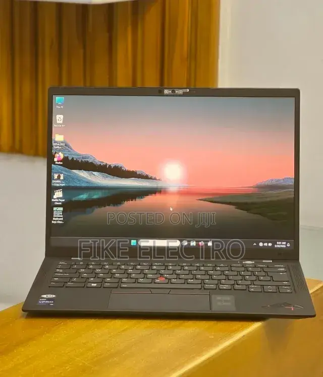 New Laptop Lenovo ThinkPad X1 Carbon 16GB Intel Core i7 SSD 512GB