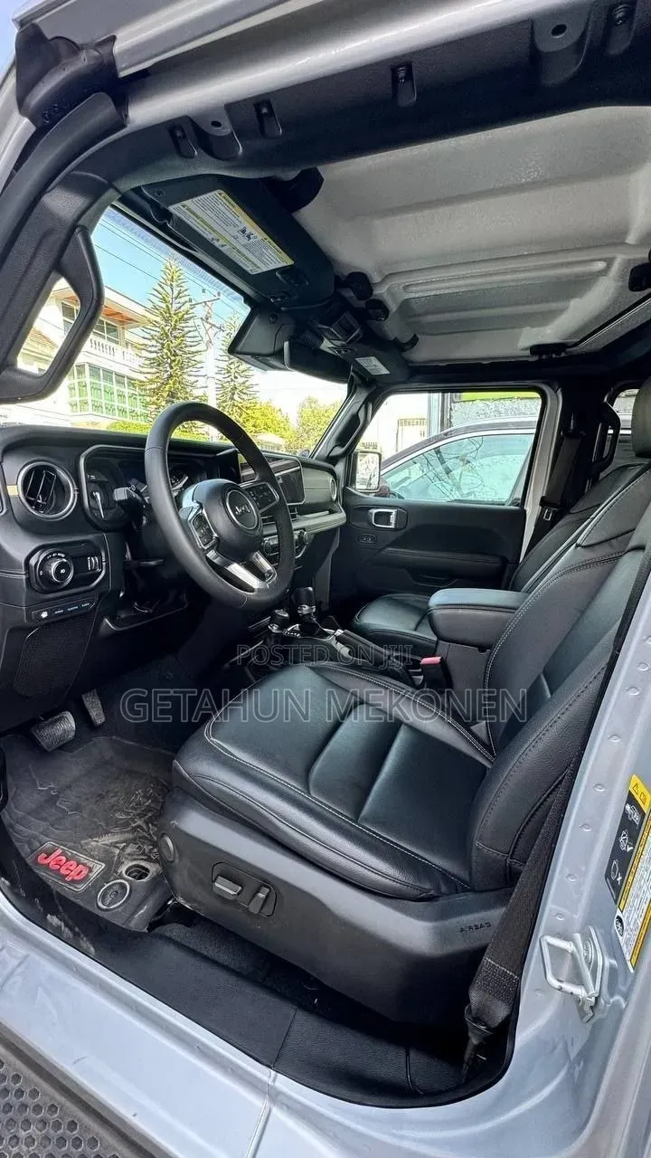 New Jeep Wagoneer 2025 Silver