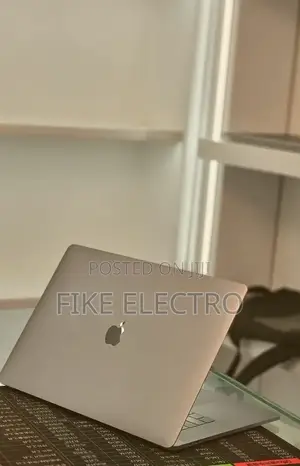New Laptop Apple MacBook Pro 2018 32GB Intel Core i7 SSD 1T