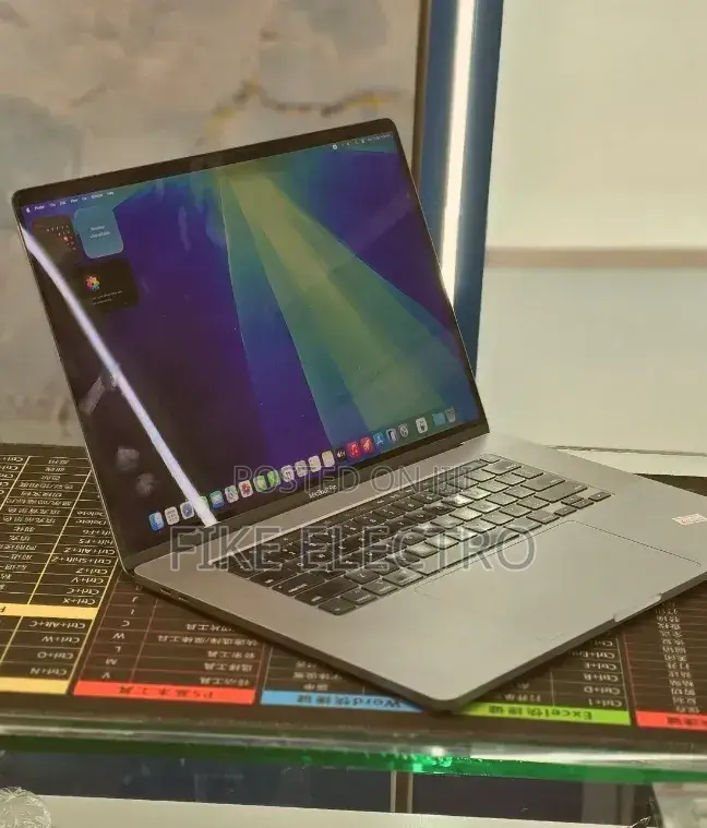 Laptop Apple MacBook Pro 2019 64GB Intel Core i9 SSD 512GB