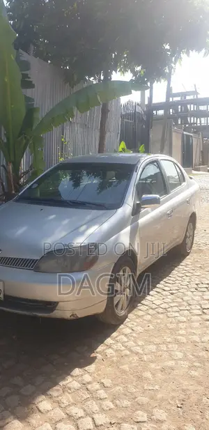 Toyota Platz 1.0 FWD 2001 Silver