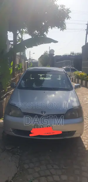 Toyota Platz 1.0 FWD 2001 Silver