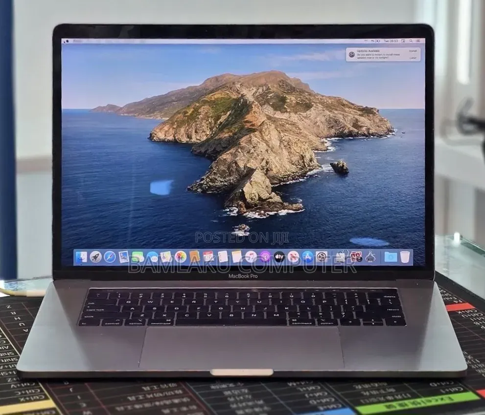 New Laptop Apple MacBook Pro 2018 32GB Intel Core i7 SSD 1T