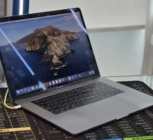 New Laptop Apple MacBook Pro 2018 32GB Intel Core i7 SSD 1T