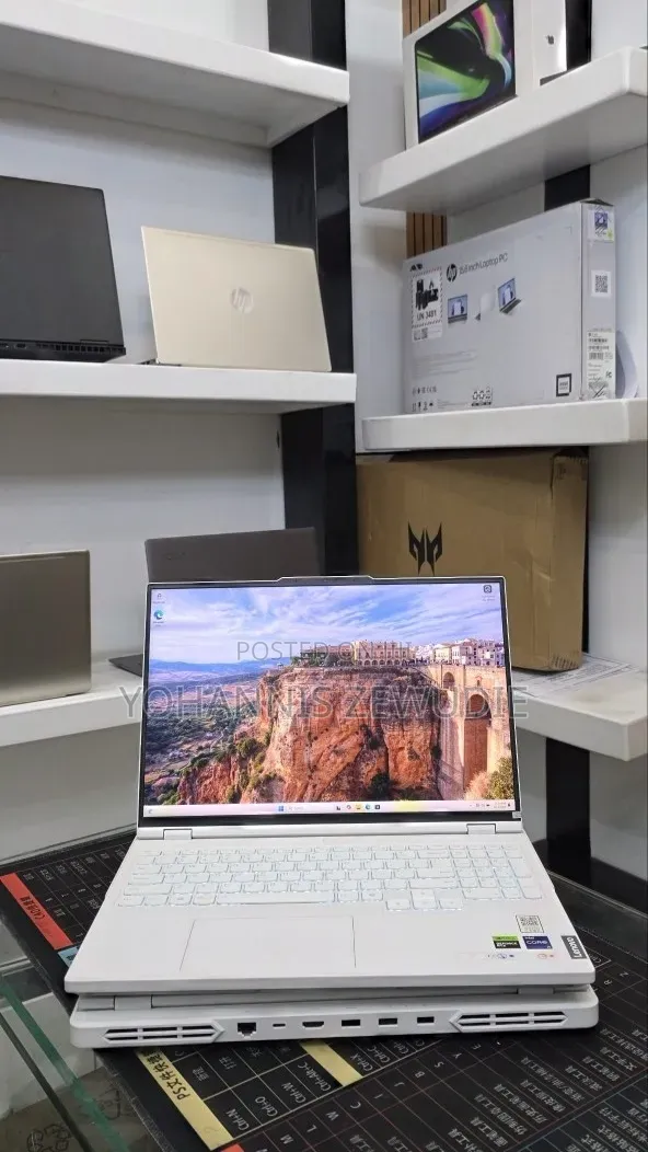 New Laptop Lenovo Legion 9 16GB Intel Core i9 SSD 1T