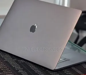 New Laptop Apple MacBook Pro 2018 32GB Intel Core i7 SSD 1T