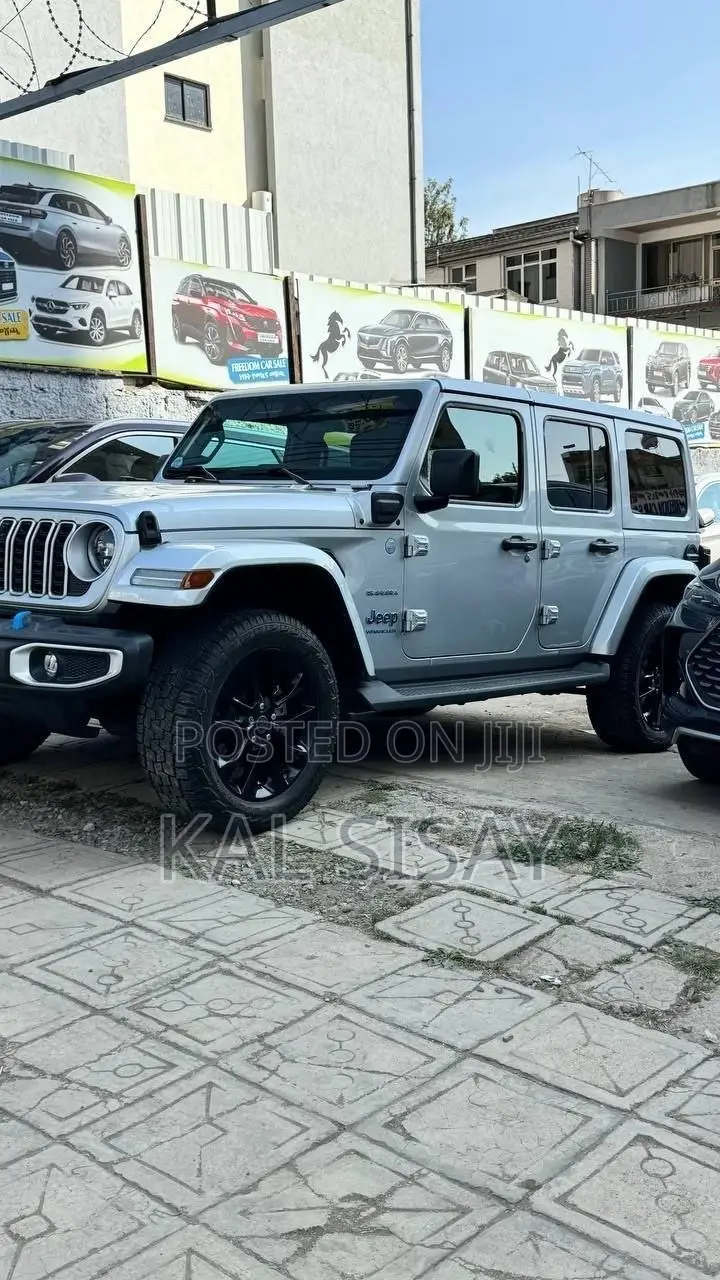 Jeep Wrangler 2023 Silver