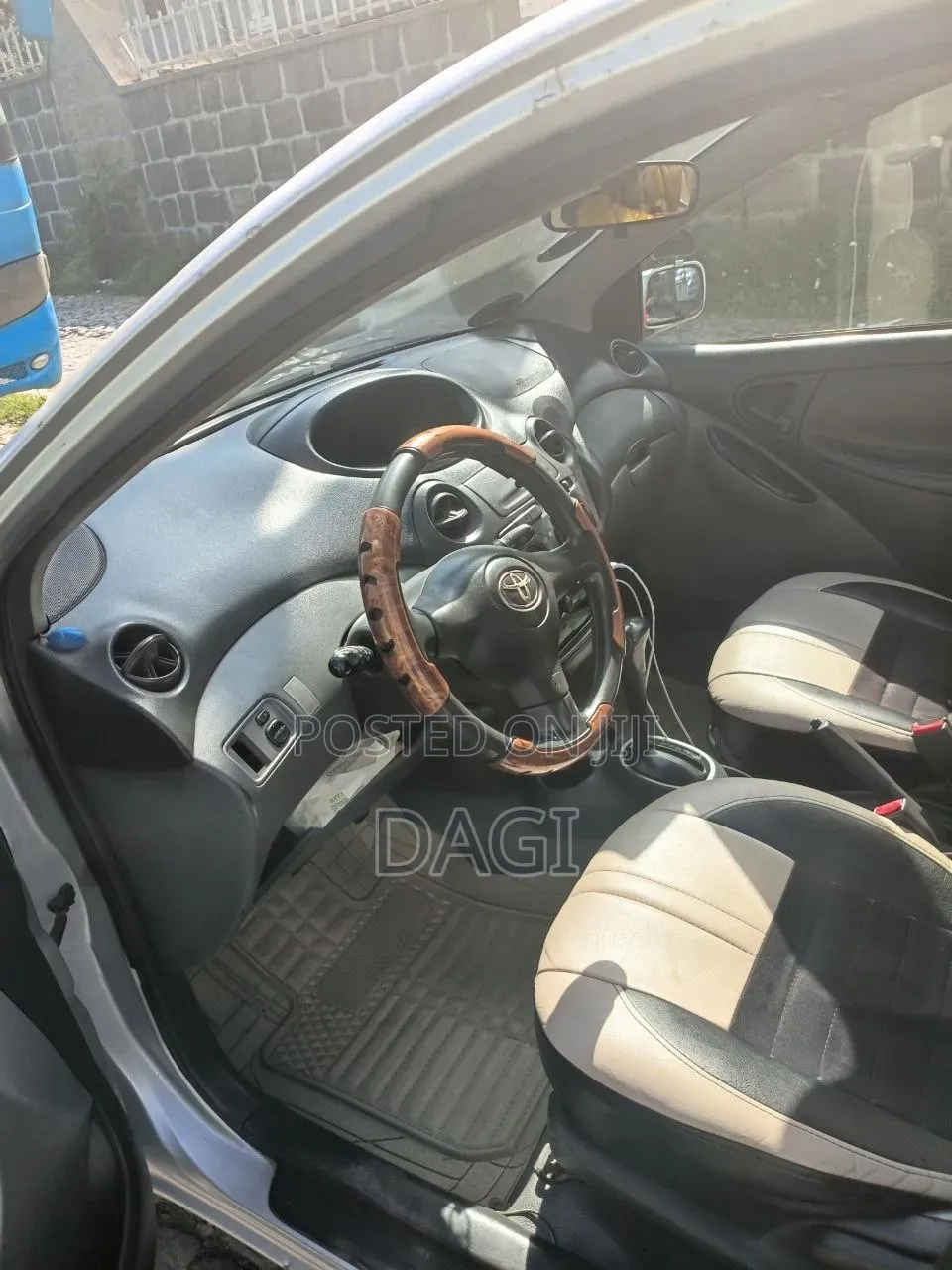 Toyota Vitz 2003 Silver