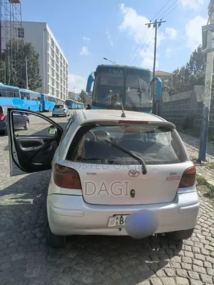 Toyota Vitz 2003 Silver