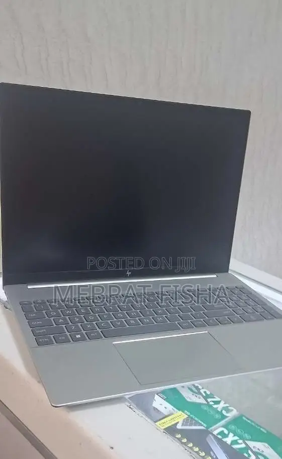 New Laptop HP Pavilion 13 16GB Intel Core i7 SSD 1T