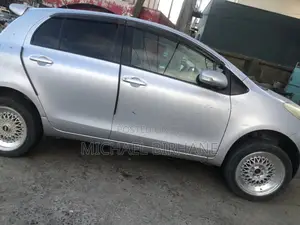 Toyota Yaris 2008 Gray