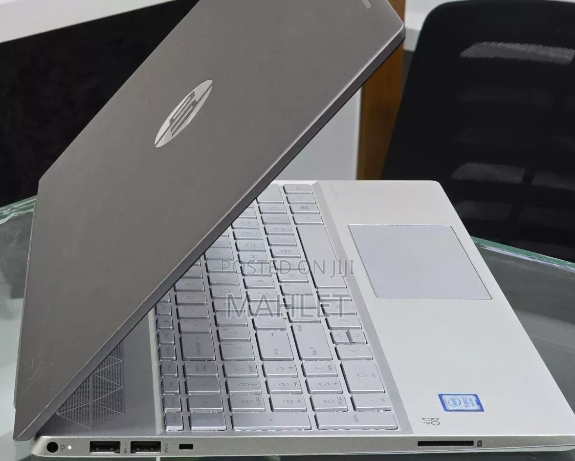 New Laptop HP Pavilion 14 8GB Intel Core i5 SSD 256GB
