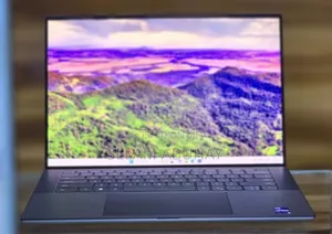 New Laptop Dell Precision 15 3520 16GB Intel Core i9 SSD 512GB