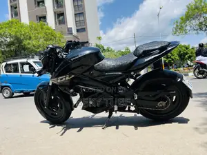 Bajaj Avenger 200 2018 Orange