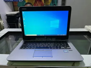Laptop HP EliteBook 820 G3 4GB Intel Core i5 HDD 500GB