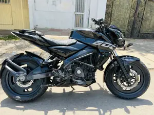 Bajaj Avenger 200 2018 Orange