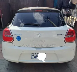 Suzuki Swift 2022 White