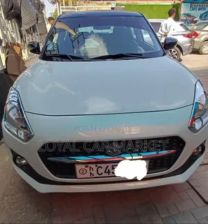 Suzuki Swift 2022 White