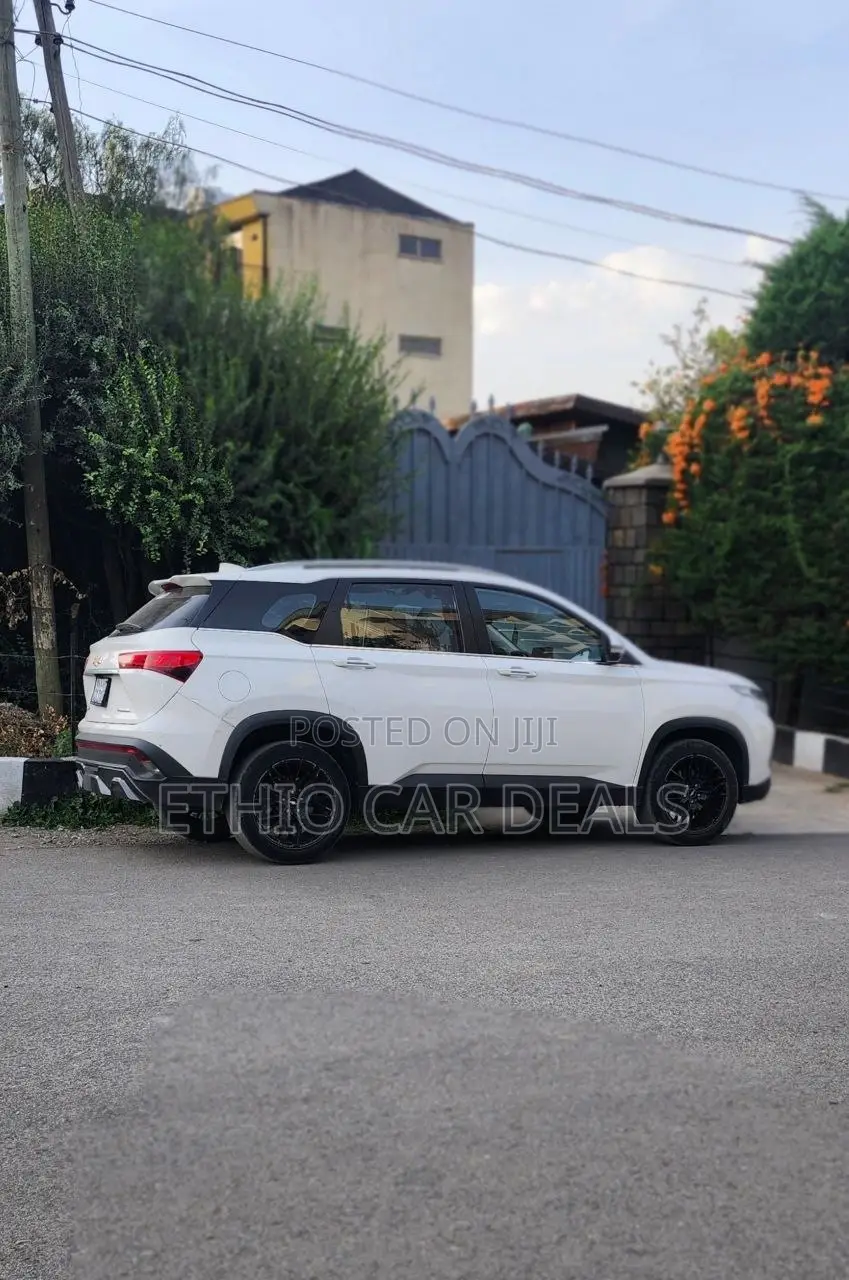 Toyota Rush 2023 White