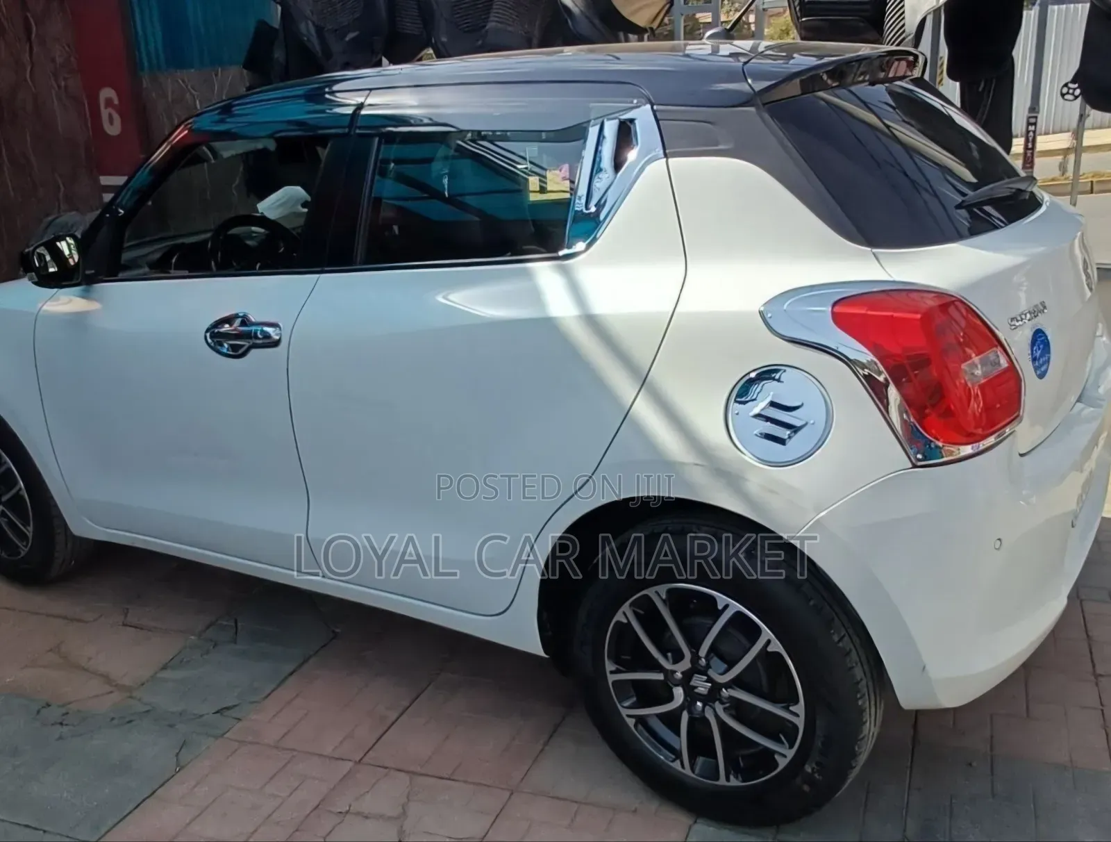 Suzuki Swift 2022 White