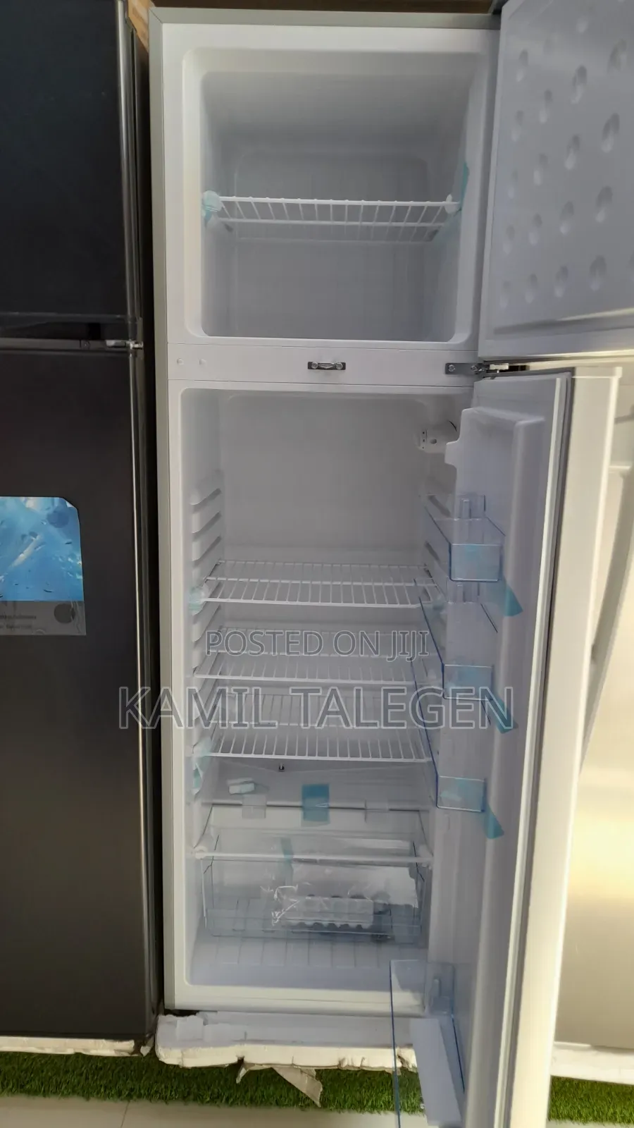 Delta 400l Refrigrator