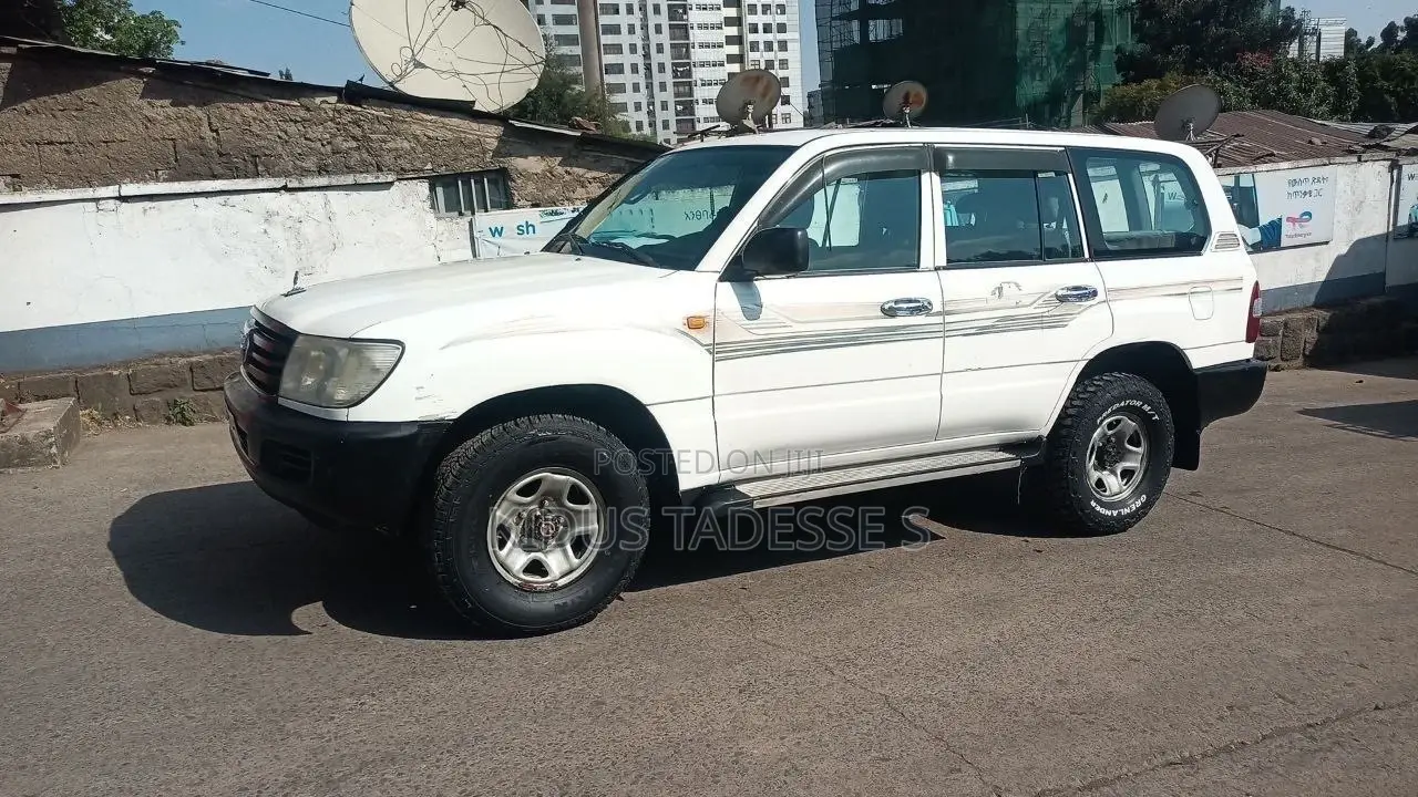 Toyota Land Cruiser 2007 White