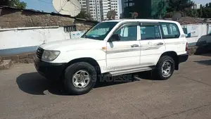 Toyota Land Cruiser 2007 White
