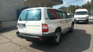 Toyota Land Cruiser 2007 White