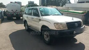 Toyota Land Cruiser 2007 White