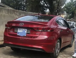 Hyundai Avante 2016 Red