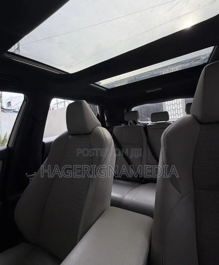 Toyota bZ4X 2023 Silver