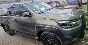 Toyota Hilux 2021 Green