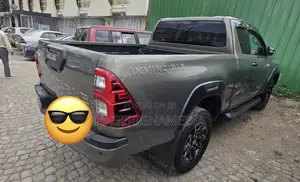 Toyota Hilux 2021 Green