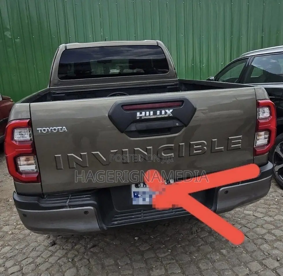 Toyota Hilux 2021 Green