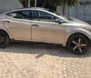 Hyundai Elantra 2012 Gray