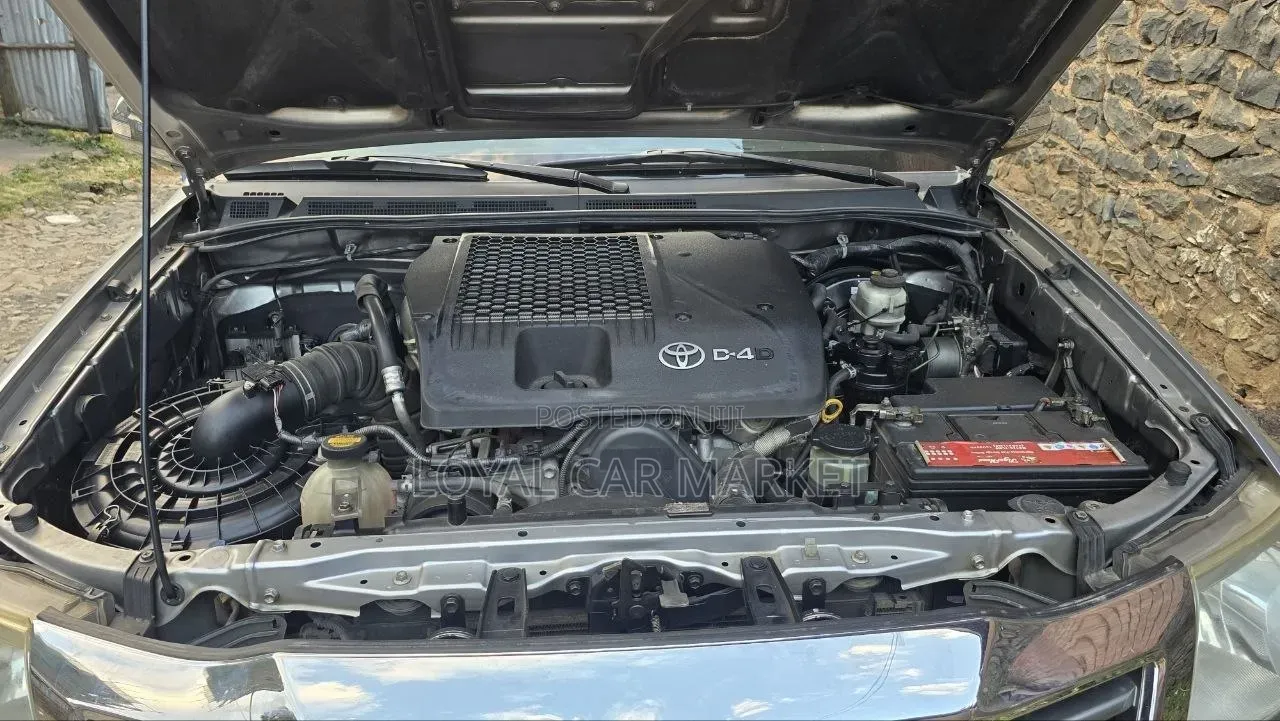 Toyota Hilux 2015 Gray