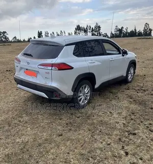 Toyota Corolla Cross Hybrid 2025 White