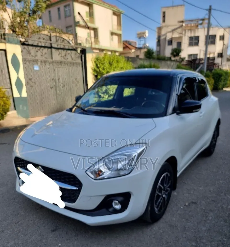 Suzuki Swift 2022 White