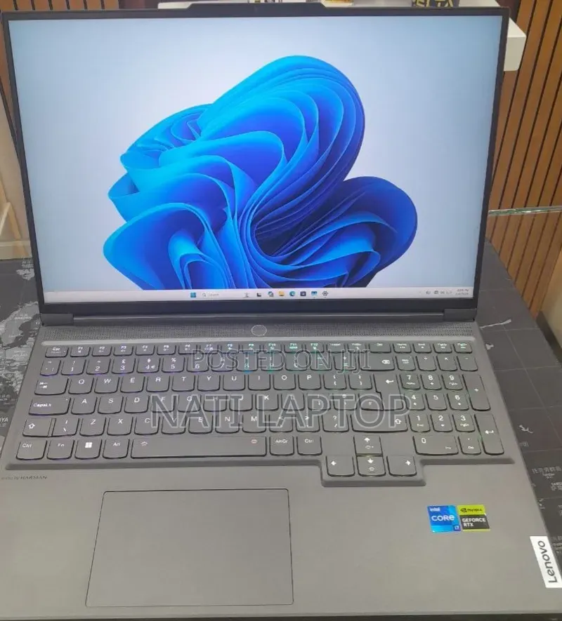 New Laptop Lenovo 16GB Intel Core i7 SSD 512GB