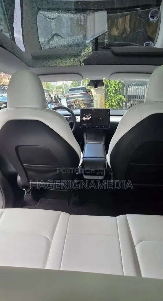 Tesla Model Y 2023 Black