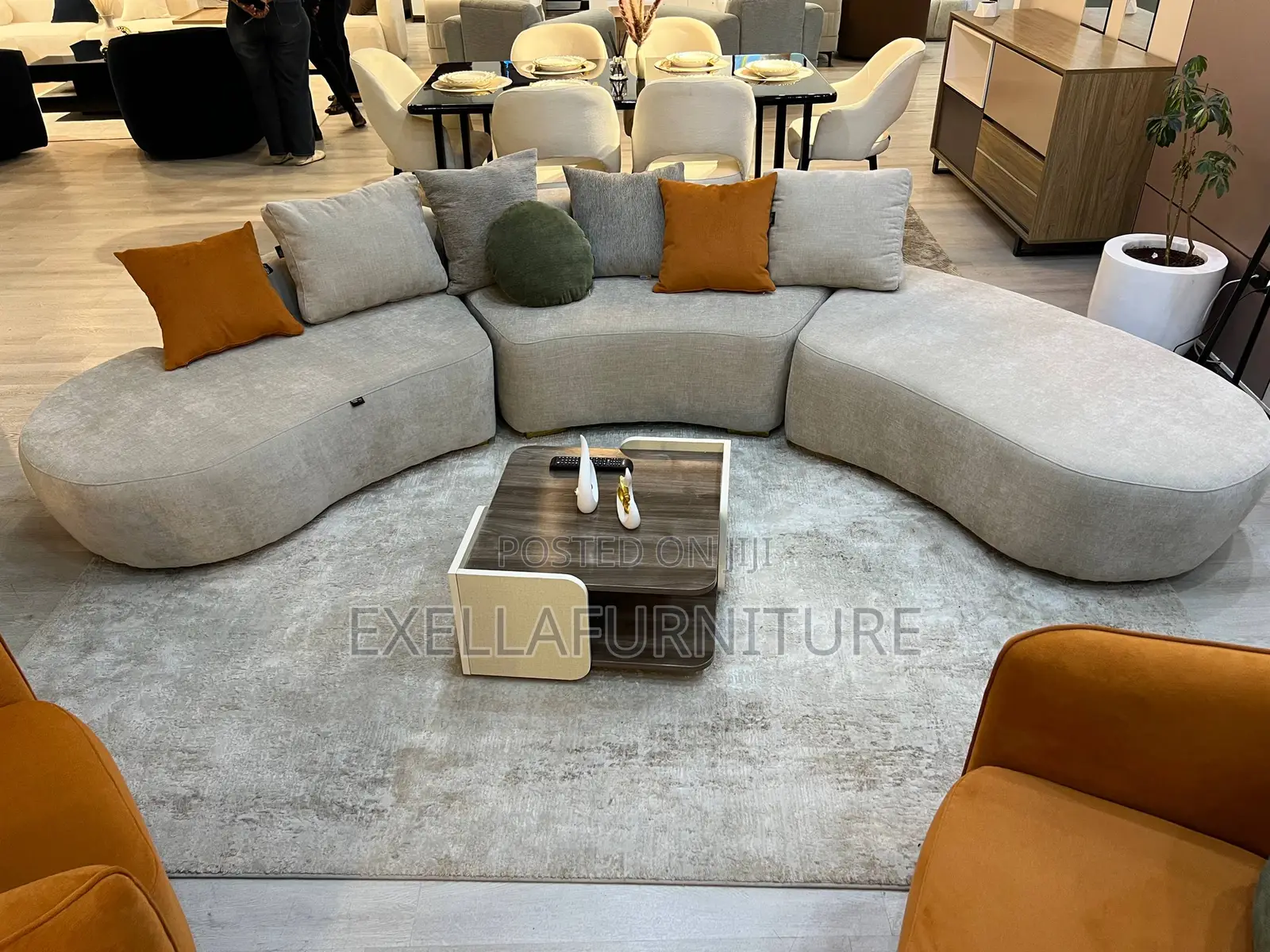 Sumi Circle Sofa With Pair of Armchair | ከ MDF የተሰራ