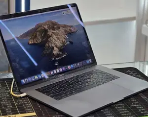 New Laptop Apple MacBook Pro 2018 32GB Intel Core i7 SSD 1T